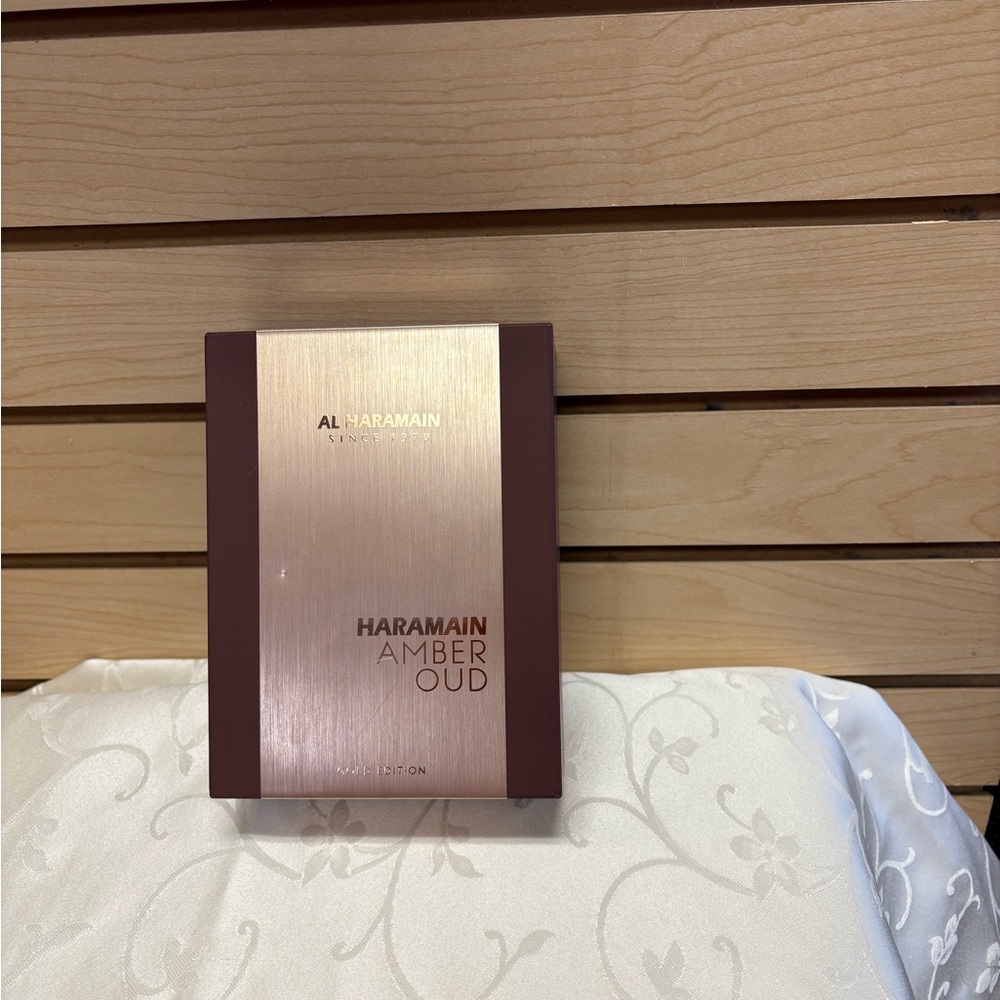 Amber Oud - Elegant Brown Fragrance
